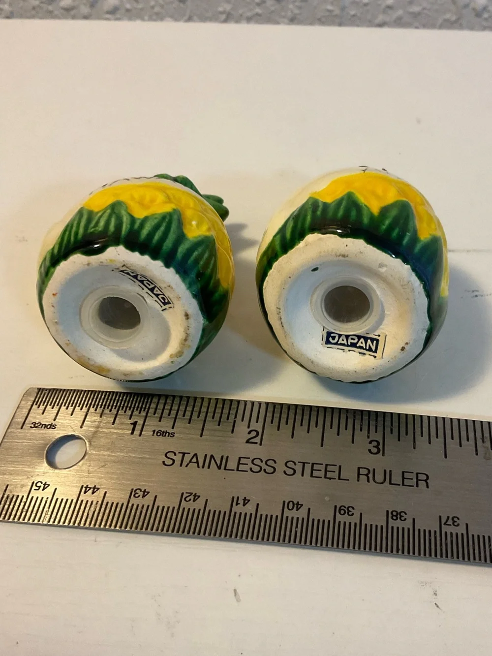 Pineapple Shakers Vintage Aloha Hawaii Salt & Pepper Shakers